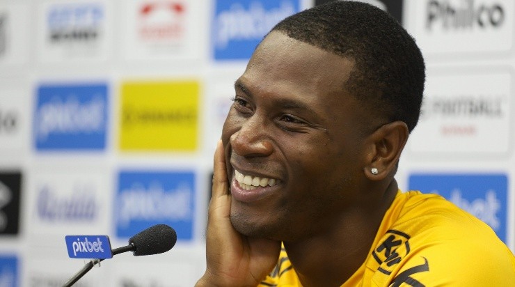 Fernanda Luz/AGIF - Bryan deve ser escolhido para vaga de Marcos Leonardo. Fernanda Luz/AGIF - Bryan deve ser escolhido para vaga de Marcos Leonardo.