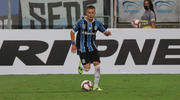 Maxi Franzoi/AGIF - Jovem promessa quer sair do Grêmio atrás de mais oportunidades. Maxi Franzoi/AGIF - Jovem promessa quer sair do Grêmio atrás de mais oportunidades.