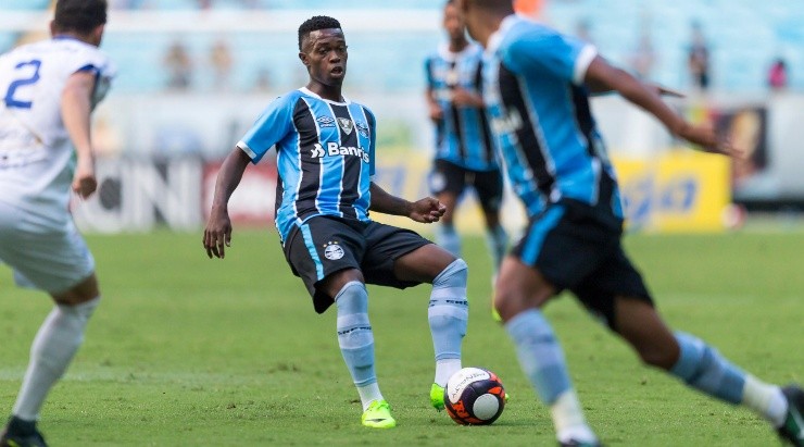 Foto: Jeferson Guareze/AGIF - Lincoln: revelado no Grêmio, meia está no radar do futebol turco