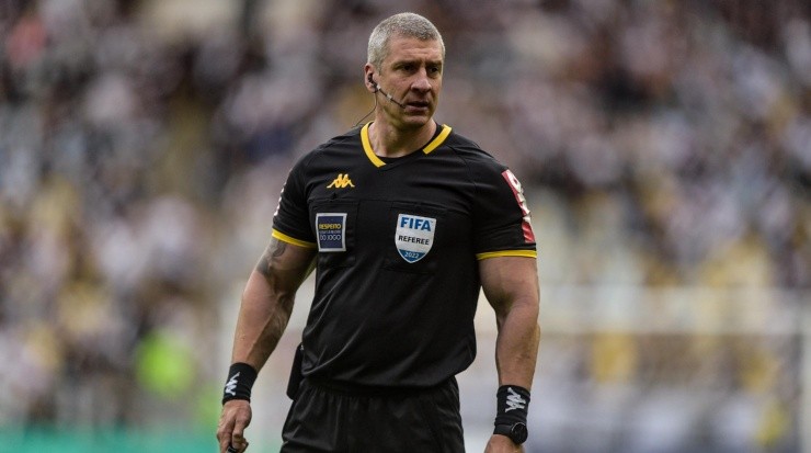 Foto: Thiago Ribeiro/AGIF - O árbitro gaúcho Anderson Daronco desagradou os cruzeirenses