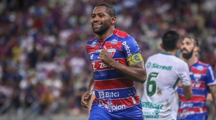 Foto: Lucas Emanuel/AGIF - Tinga: deve desfalcar o Fortaleza por 2 meses Foto: Lucas Emanuel/AGIF - Tinga: deve desfalcar o Fortaleza por 2 meses