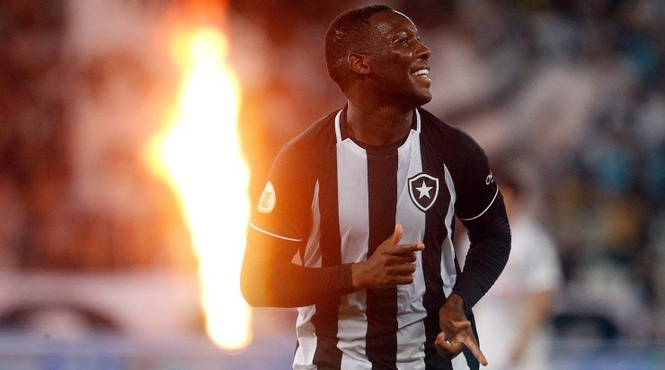 Foto: Vitor Silva/Botafogo/Divulgação - Patrick de Paula: voltou a ser utilizado contra o São Paulo