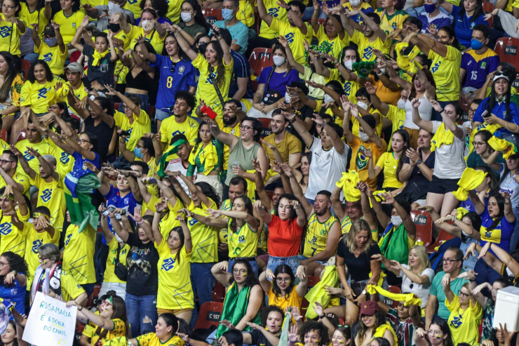 Wander Roberto/Inovafoto/CBV - Torcida brasileira lotando o ginásio