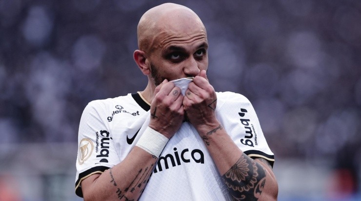 Foto: Ettore Chiereguini/AGIF - Fábio Santos converteu a cobrança.