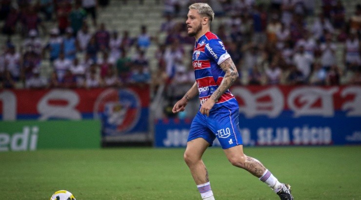 Foto: Lucas Emanuel/AGIF - O jogador conversou com o técnico Vojvoda nos bastidores 