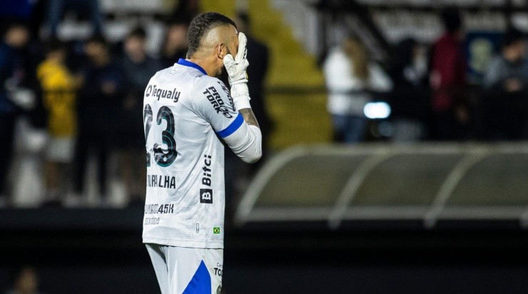 Foto: Diogo Reis/AGIF - Goleiro perdeu ainda mais espaço após falha contra o Bragantino
