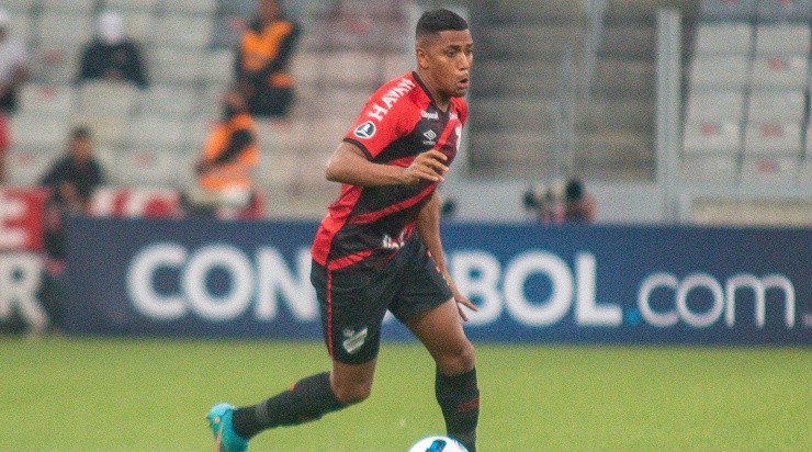 Foto: Gabriel Machado/AGIF - O atacante está cedido ao Furacão até o fim de julho Foto: Gabriel Machado/AGIF - O atacante está cedido ao Furacão até o fim de julho