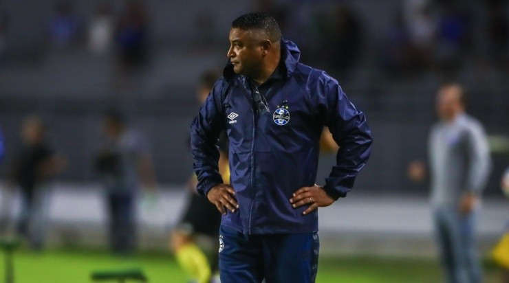 Foto: Lucas Uebel/Grêmio/Divulgação - Roger Machado: técnico acredita na qualidade dos jovens do Grêmio