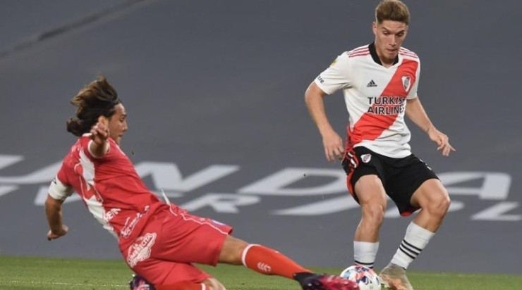 Foto: Reprodução/Instagram @benjarollheiser - Atacante em ação pelo River Plate. 