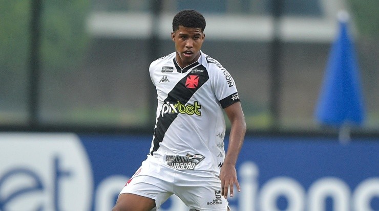 Foto: Thiago Ribeiro/AGIF - Andrey Santos: joia da base do Vasco tem futuro indefinido