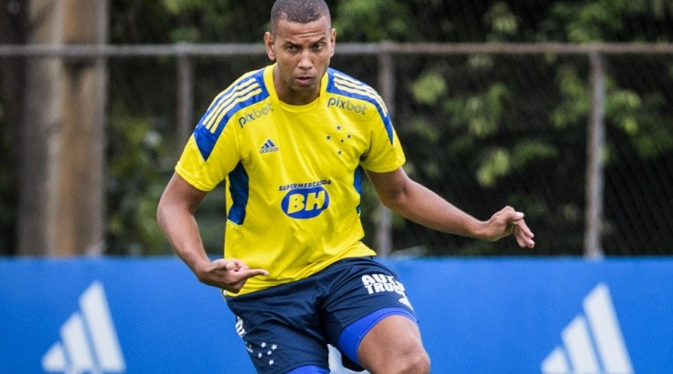 Foto: Gustavo Aleixo/Cruzeiro/Divulgação - Mateus Silva: o zagueiro chegou no início do ano e foi pouco utilizado