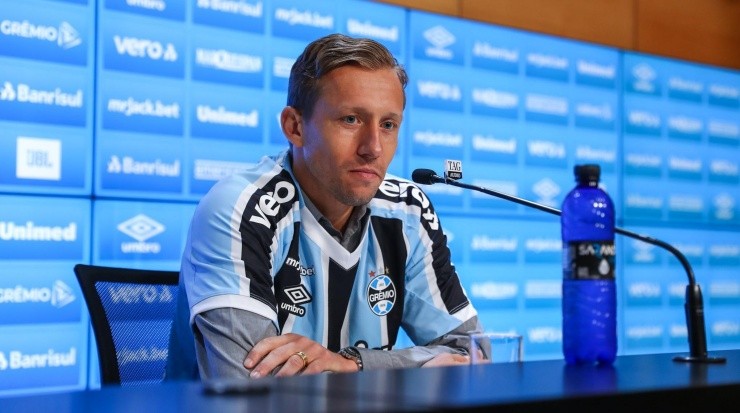 Foto: Lucas Uebel/Grêmio/Divulgação - Lucas Leiva: novo reforço conversou com o técnico antes de assinar contrato Foto: Lucas Uebel/Grêmio/Divulgação - Lucas Leiva: novo reforço conversou com o técnico antes de assinar contrato