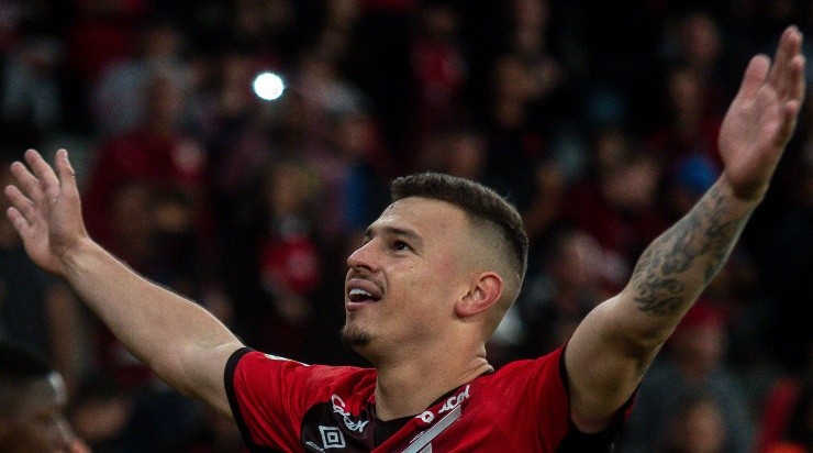 Hugo Moura foi comprado em definitivo nesta terça-feira (28) pelo Athletico Paranaense. Foto:Gabriel Machado/AGIF
