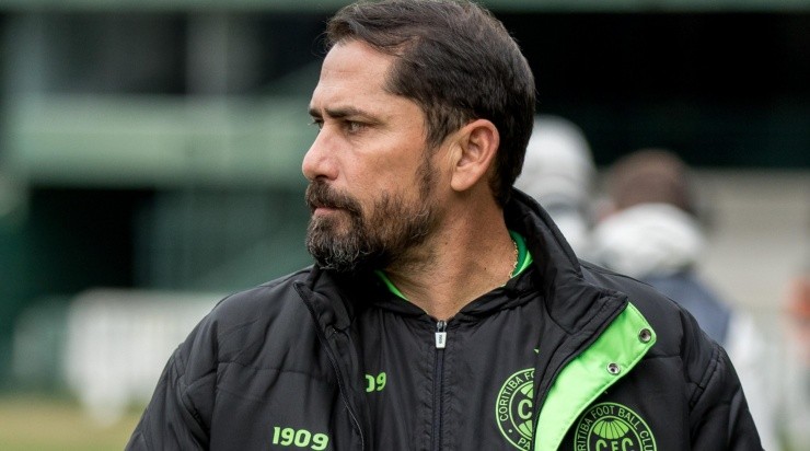 Foto: Robson Mafra/AGIF - Morínigo: técnico tem problemas para escalar o Coritiba
