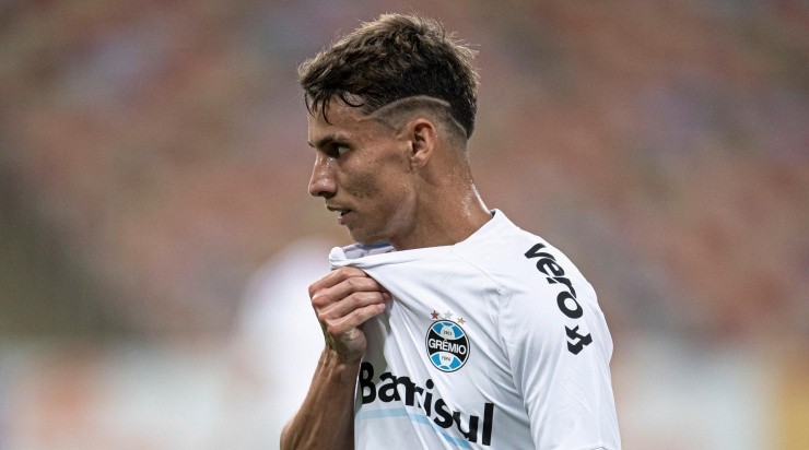 Foto: Jorge Rodrigues/AGIF - Ferreira não vai voltar nessa rodada. Foto: Jorge Rodrigues/AGIF - Ferreira não vai voltar nessa rodada.