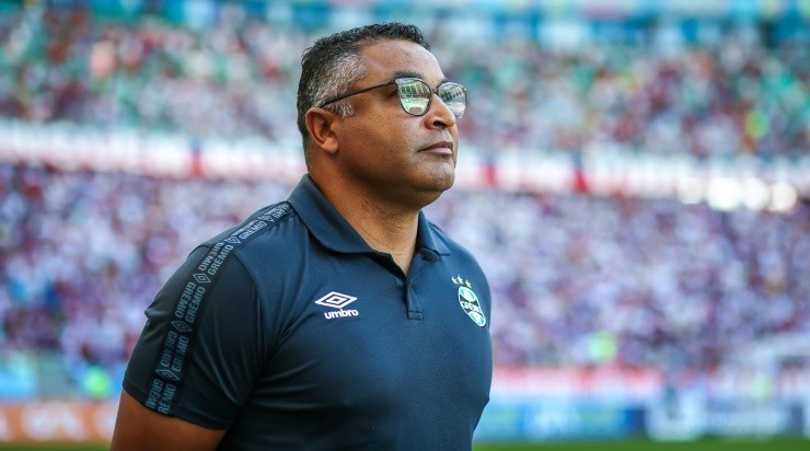 Foto: Lucas Uebel/Grêmio/Divulgação - Roger Machado: técnico elogiou Thiago Santos, alvo de críticas da torcida