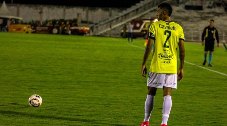Foto: Paulo Sérgio Souza Xavier/AGIF - Gedeilson: lateral foi novamente oferecido ao Grêmio