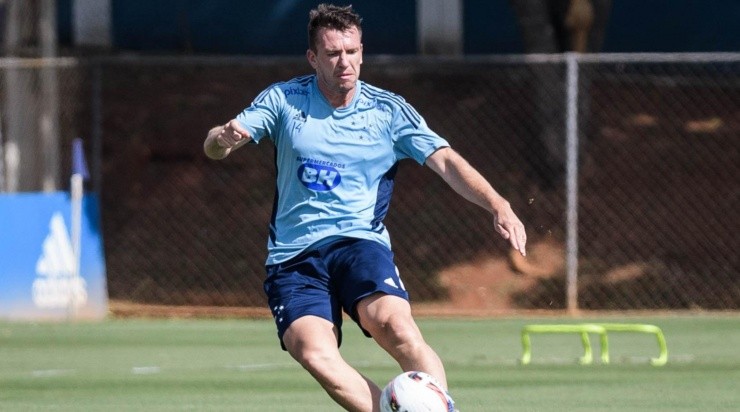 Foto: Gustavo Aleixo/Cruzeiro/Divulgação - Brock: zagueiro volta após ser preservado