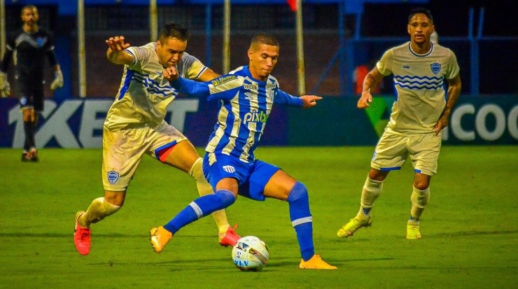  R.Pierre/AGIF - Vinicius Leite no Avaí. 