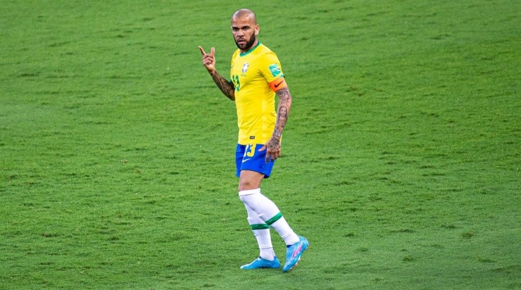 Alessandra Torres/AGIF - Daniel Alves recebe 'conselho' de Tite. Alessandra Torres/AGIF - Daniel Alves recebe 'conselho' de Tite.