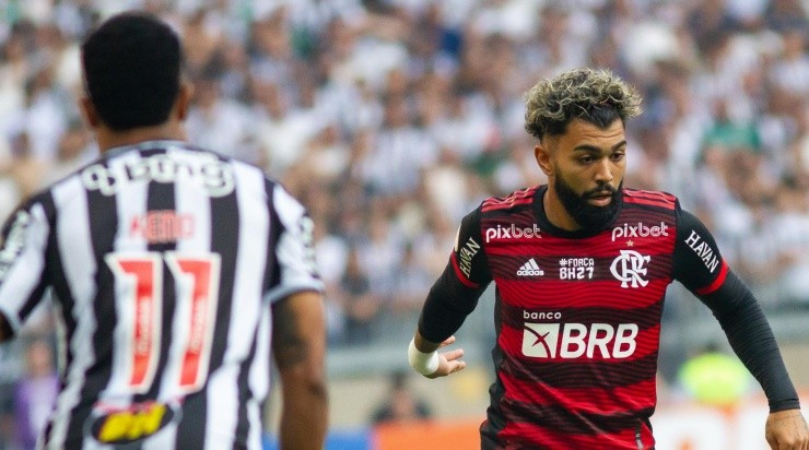 Fernando Moreno/AGIF/ Gabigol em campo contra o Atlético-MG. Fernando Moreno/AGIF/ Gabigol em campo contra o Atlético-MG.