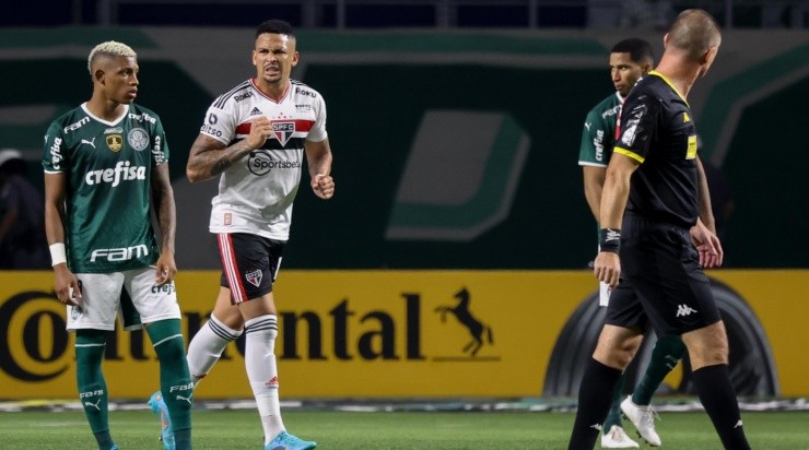 Foto: Marcello Zambrana/AGIF - Palmeiras reclamou da arbitragem. Foto: Marcello Zambrana/AGIF - Palmeiras reclamou da arbitragem.