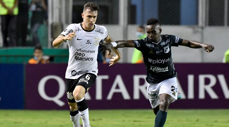 (Photo by Gabriel Aponte/Getty Images) - Velasco enfrentou o Corinthians na Libertadores.