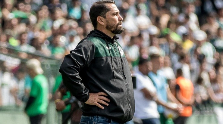 Foto: Robson Mafra/AGIF - O treinador quer recuperar a parte psicológica do time 