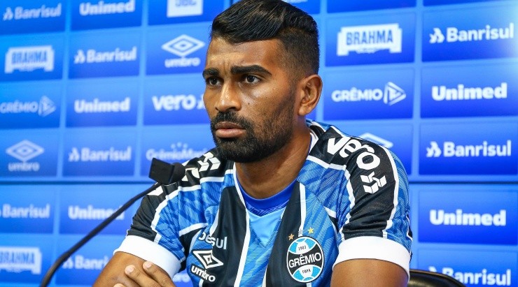 Foto: Lucas Uebel/Grêmio/Divulgação - Thiago Santos: volante é alvo de críticas no Grêmio