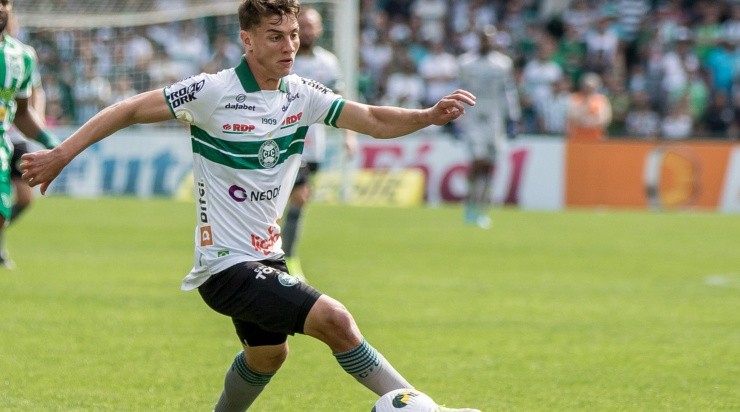 Foto: Robson Mafra/AGIF - Natanael: jovem deve ser titular na LD do Coxa Foto: Robson Mafra/AGIF - Natanael: jovem deve ser titular na LD do Coxa