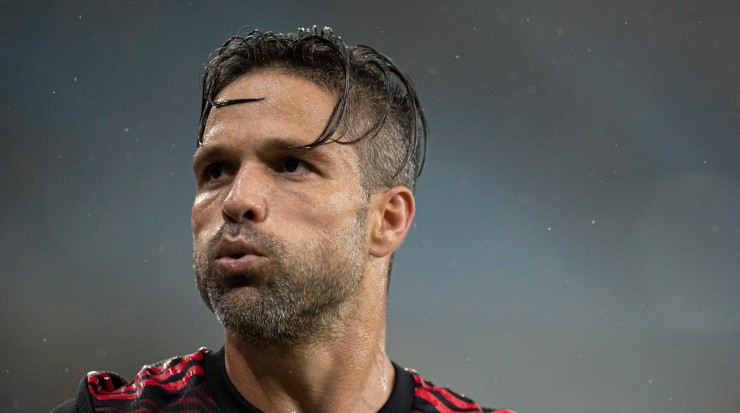 Foto: Jorge Rodrigues/AGIF - Diego não foi relacionado diante do Juventude.