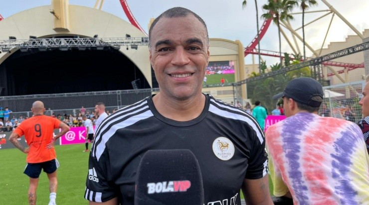 Foto: Bolavip - Denílson, ex-jogador da Seleção Brasileira. 