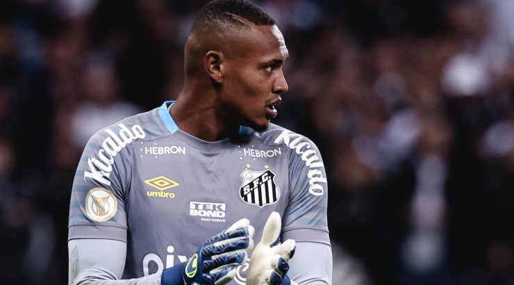 Ettore Chiereguini/AGIF - John, goleiro reserva do Santos. Ettore Chiereguini/AGIF - John, goleiro reserva do Santos.