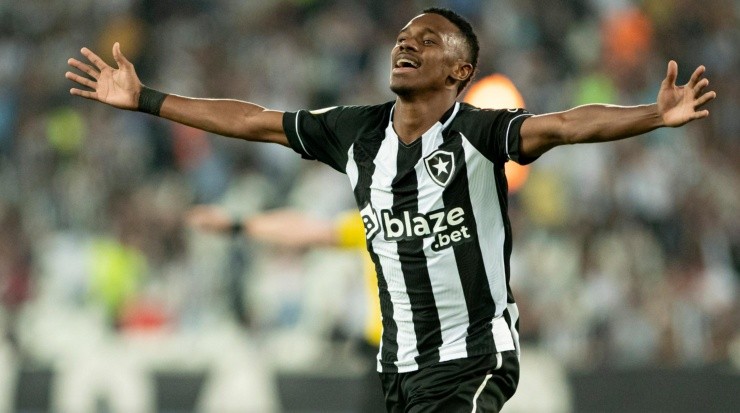 Foto: Jorge Rodrigues/AGIF - Jeffinho: jovem está em alta no Botafogo