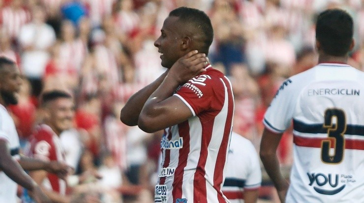 Rafael Vieira/AGIF - Robinho, atacante do Timbu. 