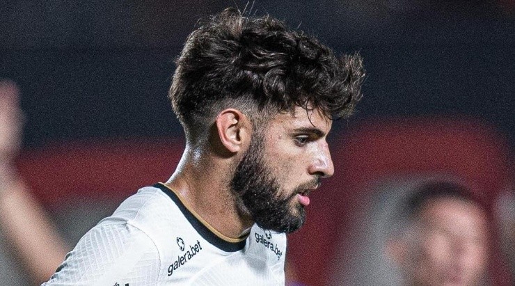 Foto: Heber Gomes/AGIF - Yuri foi cobrado por Neto. Foto: Heber Gomes/AGIF - Yuri foi cobrado por Neto.