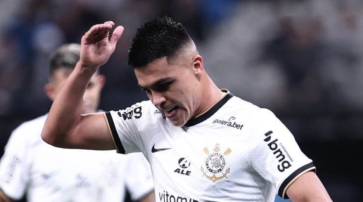 Foto: Ettore Chiereguini/AGIF - Roni vem mostrando evolução dentro de campo.