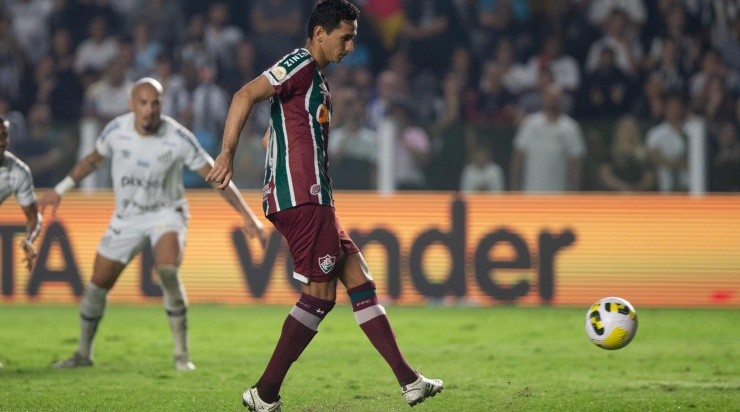 Foto: Marcelo Gonçalves/Fluminense FC/Divulgação - De cavadinha: Ganso bateu pênalti com categoria na Vila Belmiro