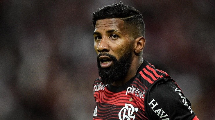 Foto: Thiago Ribeiro/AGIF - Rodinei vem sendo titular, mas pode sair.