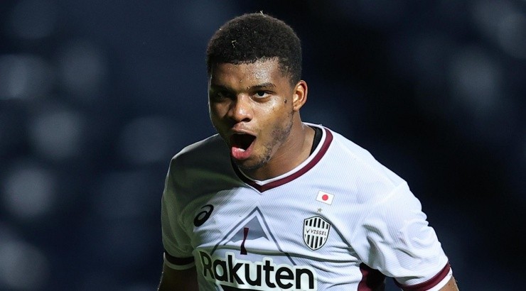 (Photo by Pakawich Damrongkiattisak/Getty Images) - Lincoln estava jogando no Japão.
