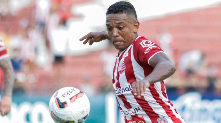 Rafael Vieira/AGIF - Niltinho atuando pelo Náutico. 