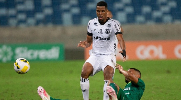  Gil Gomes/AGIF - Iury pelo Ceará. 