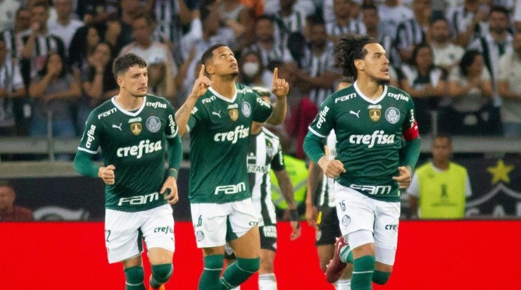 Foto: Fernando Moreno/AGIF - Palmeiras conseguiu a reação após sair perdendo.