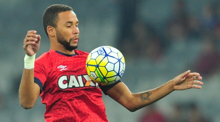 Foto: Jason Silva/AGIF - Hernani passou pelo Furacão.