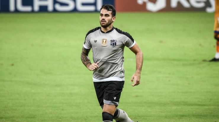 Kely Pereira/AGIF - Felipe Vizeu atuando pelo Ceará. 