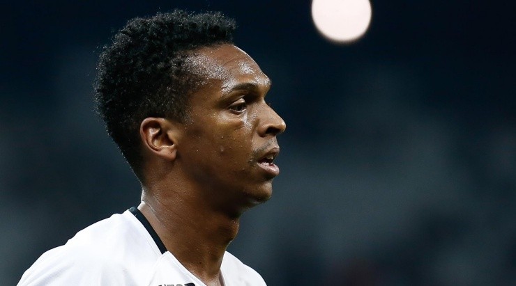 Foto: Marcello Zambrana/AGIF - Jô deixou o Corinthians de forma melancólica. Foto: Marcello Zambrana/AGIF - Jô deixou o Corinthians de forma melancólica.