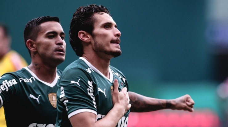 Foto: Ettore Chiereguini/AGIF - Queda de rendimento de Veiga foi citada pelos torcedores.