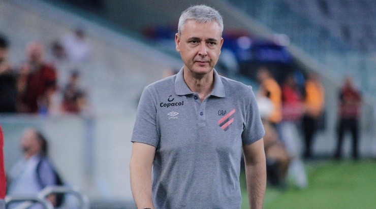 Foto: Gabriel Machado/AGIF - O técnico conquistou títulos no Furacão