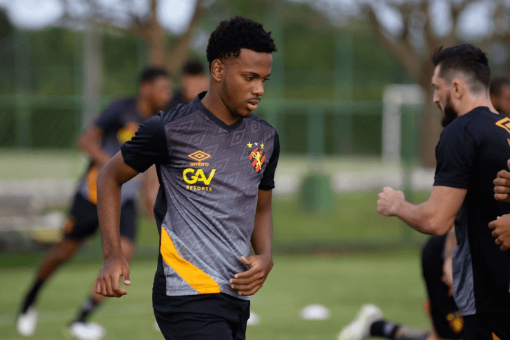 Rafael Luiz foi revelado no Sport (Foto: Anderson Stevens/Sport Recife) Rafael Luiz foi revelado no Sport (Foto: Anderson Stevens/Sport Recife)