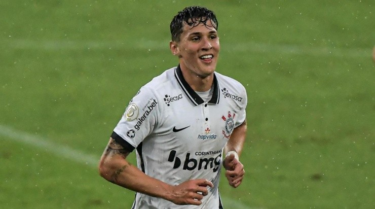 Foto: Thiago Ribeiro/AGIF - Vital pode ser a alternativa para a vaga deixada por Willian.